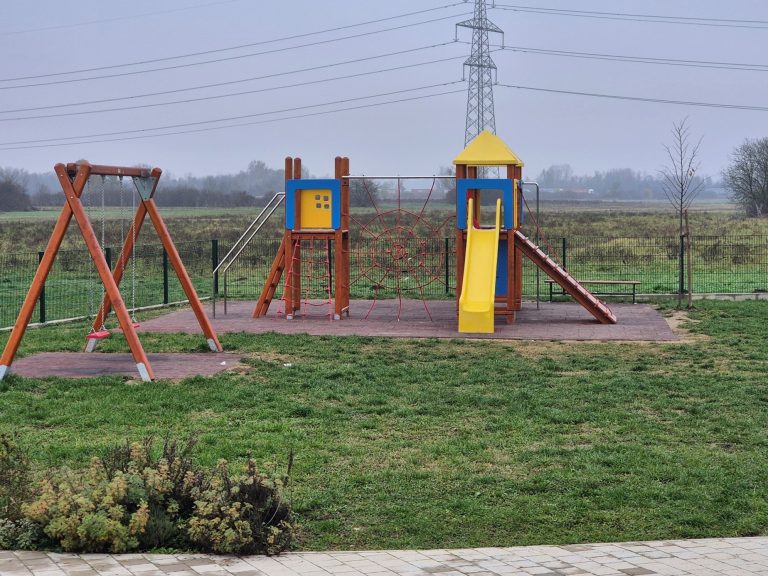 Uređenje i opremanje dječjeg igrališta u sklopu Dječjeg vrtića Medvjedići Rugvica